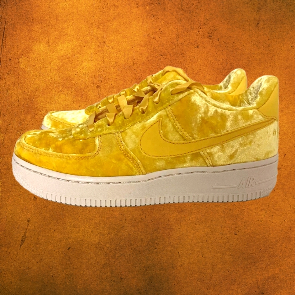 Nike Air Force 1 LV8 Gold Velvet